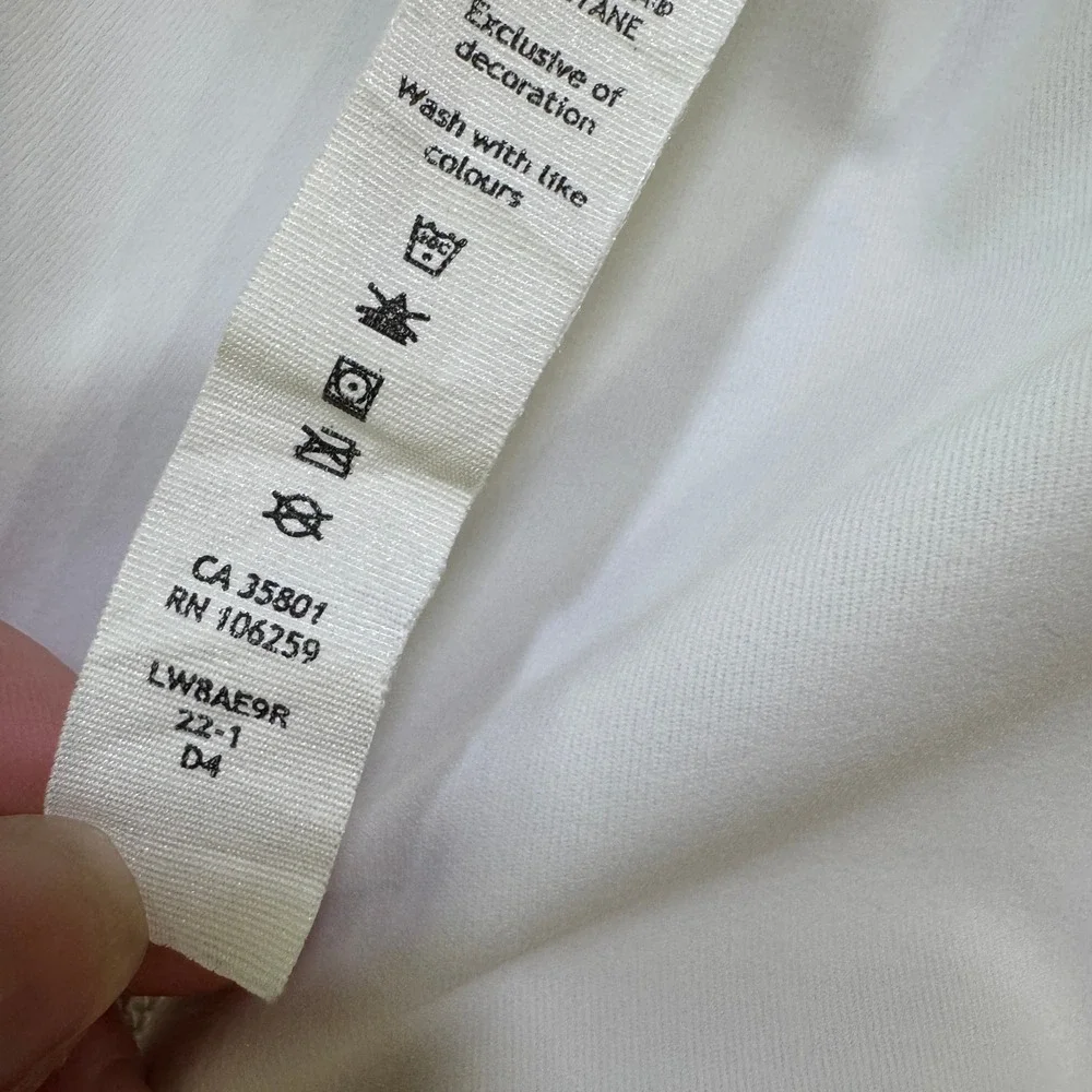 Lululemon Skort Womens 2 White Pace Rival Skirt Athletic Tennis Golf Pickleball